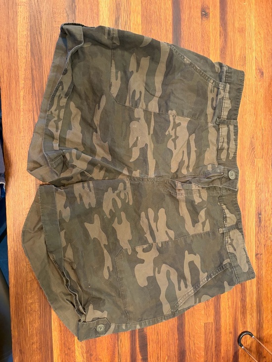 Sanctuary Pants - Sanctuary Camo Cargo Shorts - Olive Green/Brown